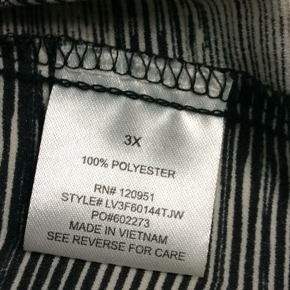 Olive & Oak Woman PolyBlack Stripe Blouse Sz 3X - Picture 8 of 8